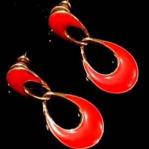 3/$32 VTG 80s Red-Orange Enamel Gold  Open Work Teardrop Shapes Pierced Earrings